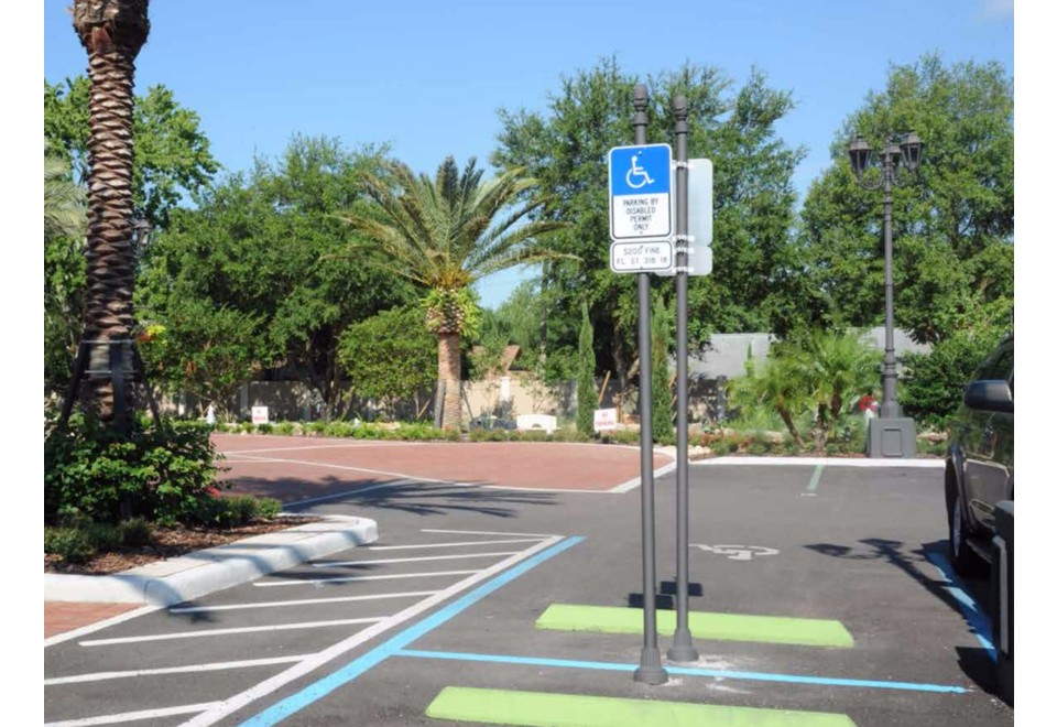 prima foto LAYIA Palina stradale in ghisa