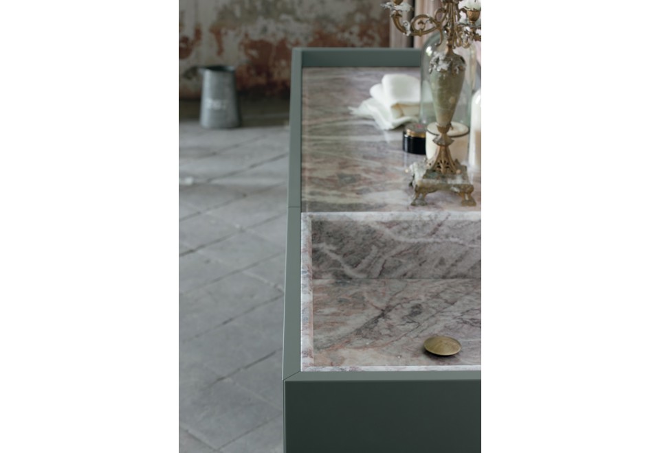 terza foto MUST 03 Arredo bagno completo in legno laccato e marmo