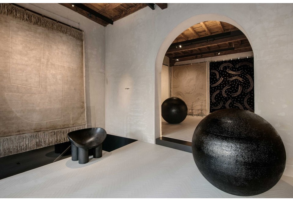 seconda foto PATCH Tappeto fatto a mano su misura