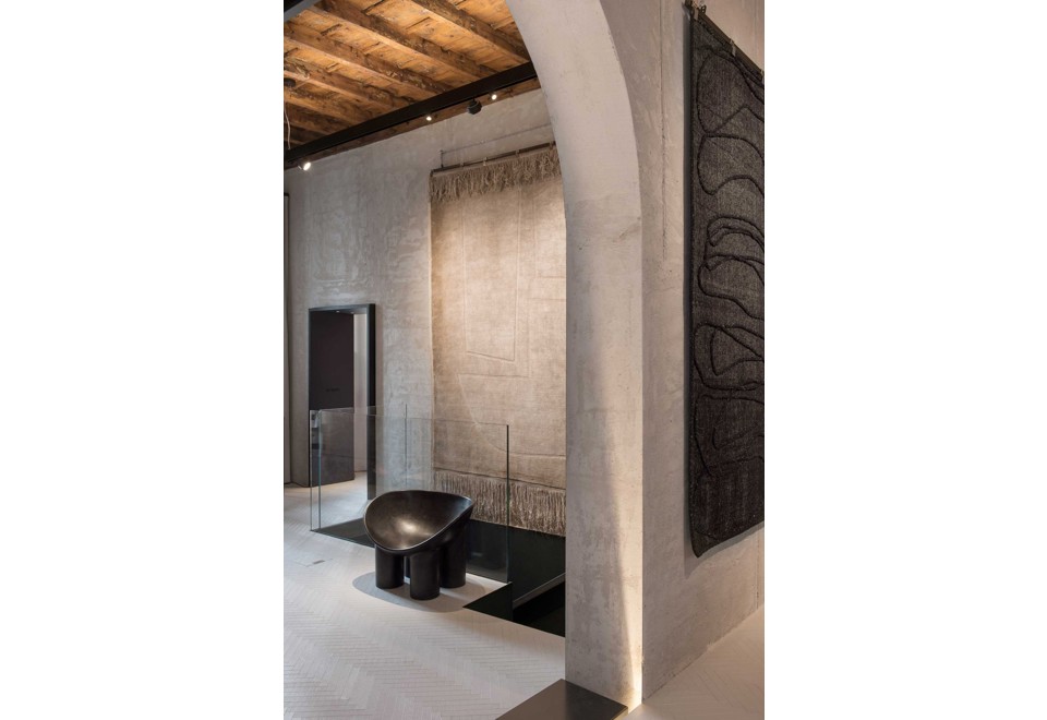 terza foto PATCH Tappeto fatto a mano su misura