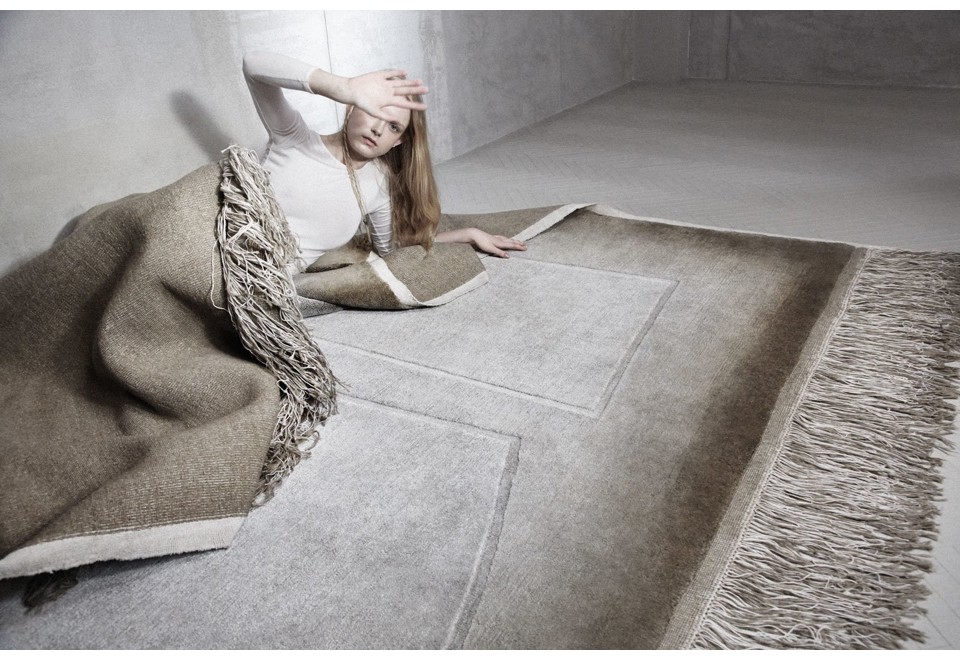 terza foto TACK RAW Tappeto fatto a mano su misura