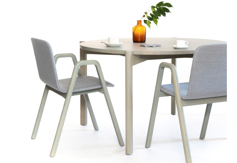 seconda foto NAKU Sedia imbottita in tessuto con braccioli