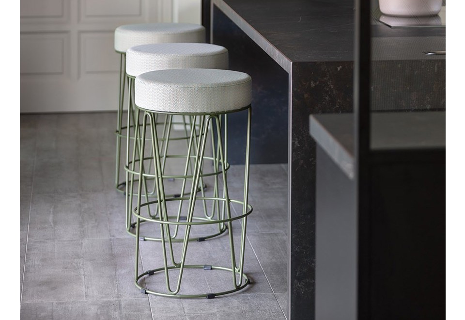 terza foto LAGARTO Sgabello alto da giardino in acciaio