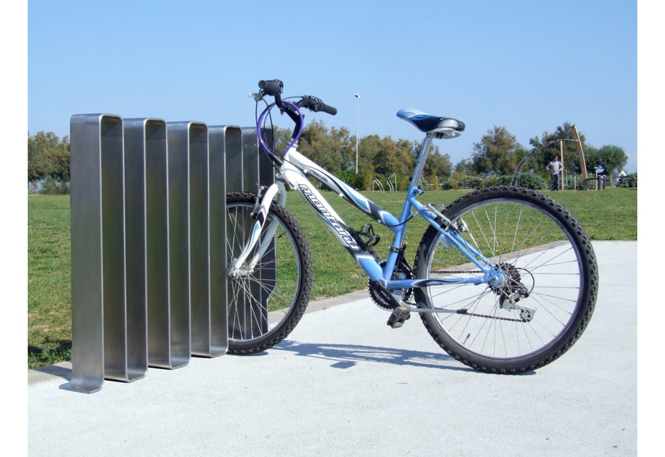 prima foto OMEGA P Rastrelliera per esterni