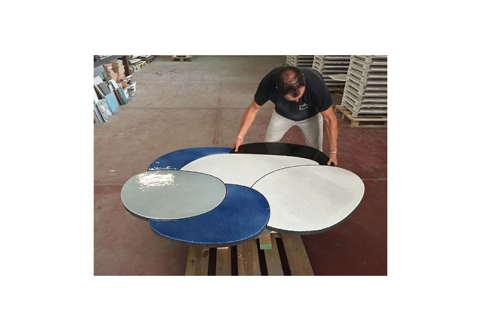 seconda foto COFFEE TABLE BLUE & GREY Tavolino in pietra lavica da salotto