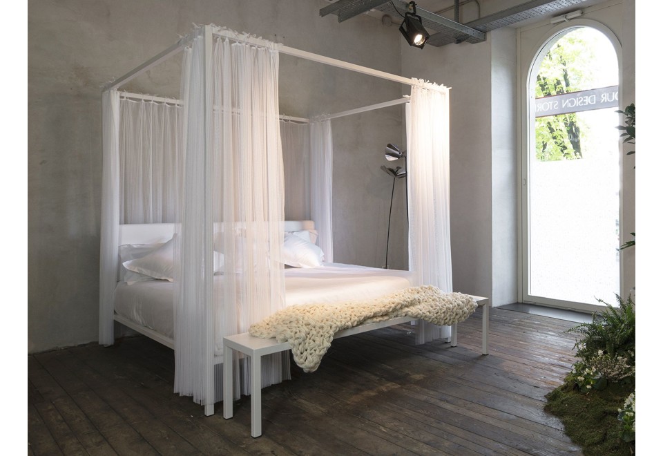 prima foto ILLETTO Letto matrimoniale in acciaio a baldacchino