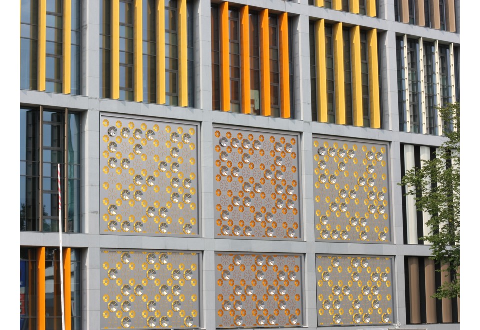 prima foto FLOWERS Lamiera forata e bugnata per facciata