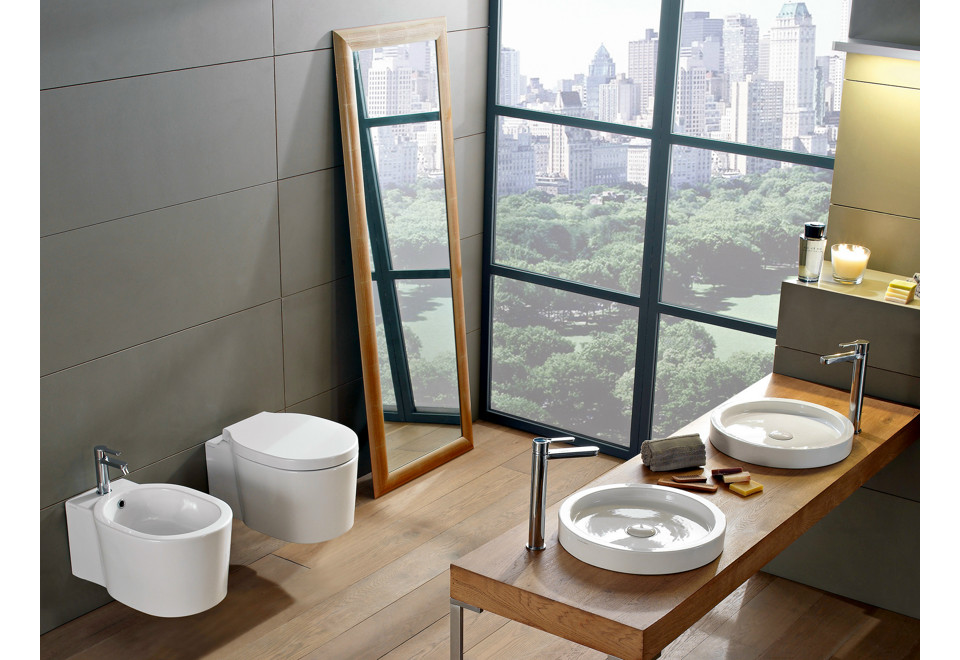 terza foto BUCKET Wc sospeso in ceramica