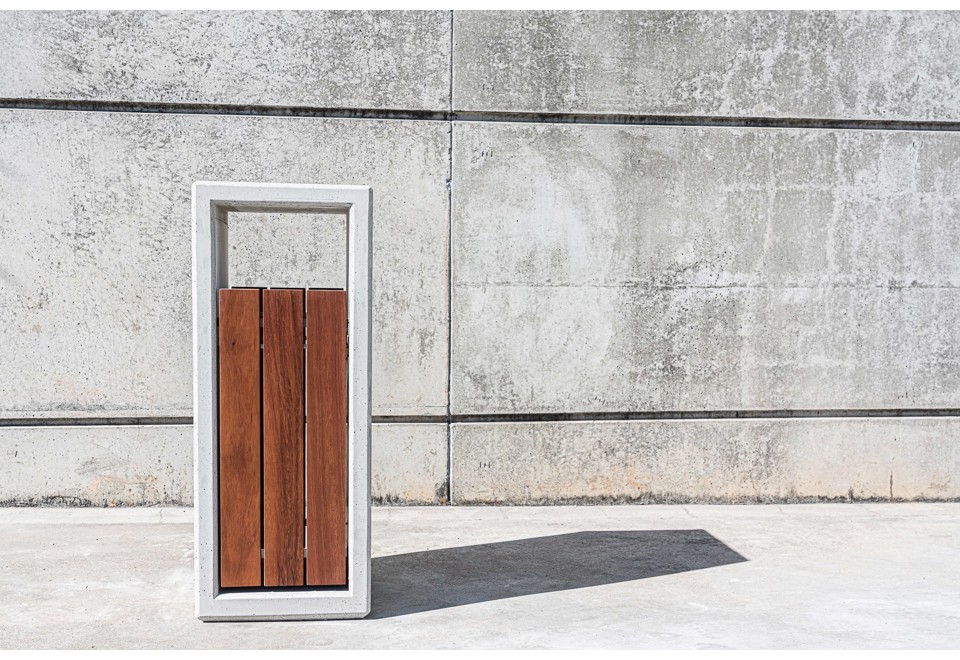 seconda foto OUTLINE Portarifiuti in legno e calcestruzzo