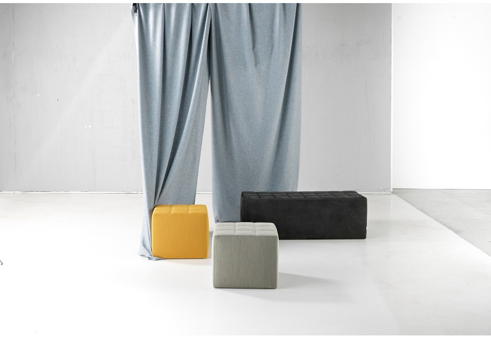 terza foto SIGPOUF Pouf quadrato in pelle