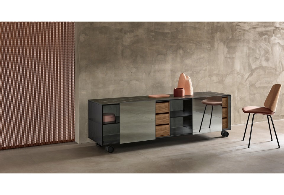 seconda foto SHOJI Madia in ceramica e vetro con cassetti e ante scorrevoli