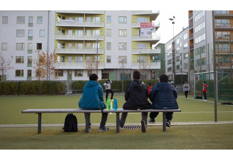 terza foto APRIL Panchina in acciaio e legno senza schienale