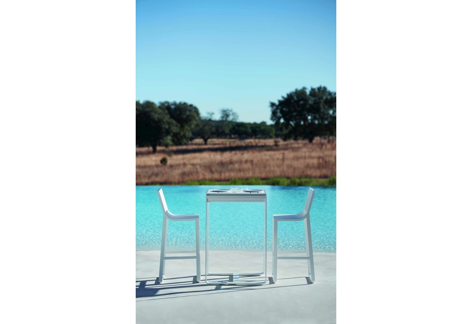 terza foto FLAT Sgabello alto in alluminio termolaccato a slitta con schienale