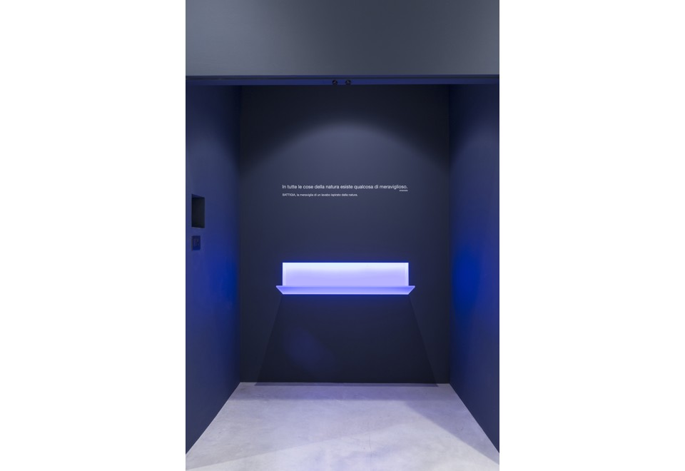 terza foto BATTIGIA Lavabo in Corian®