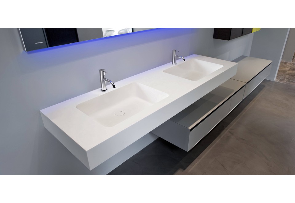 seconda foto ARCO Lavabo in Corian® con piano