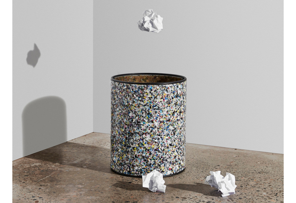 prima foto CONFETTI Gettacarte in plastica riciclata
