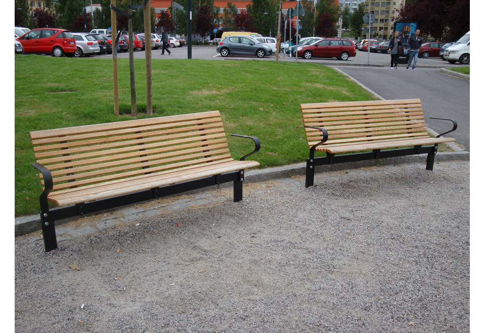 seconda foto NO2 Panchina in legno con braccioli