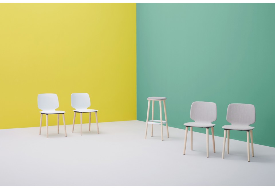 terza foto BABILA Sgabello in legno