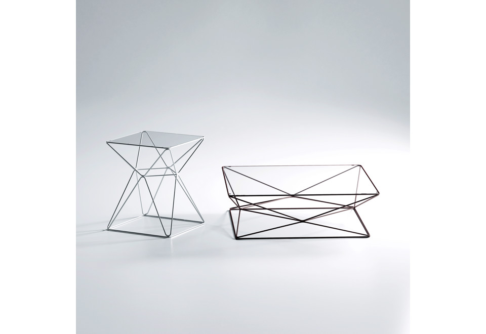 terza foto FOXHOLE Tavolino alto quadrato in acciaio e vetro